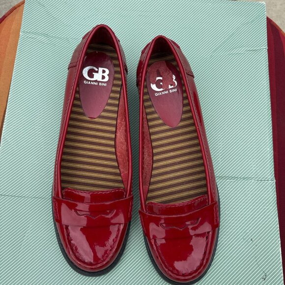 Gianni Bini Women's Red and Burgundy Loafers - Picture 2 of 5